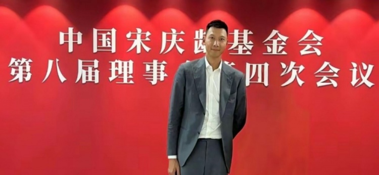时隔5个月首次公开露面!大河报:易建联关联公司成被执行人