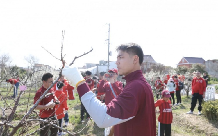  吾米提江：希望能尽早帮助球队 愿望就是海港冠军