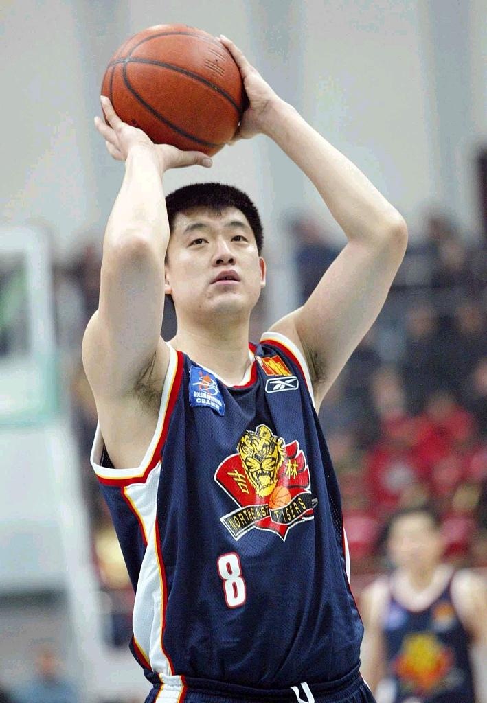 2000年的今天:40分10抢断外加5记三分 孙军CBA联赛历史唯一